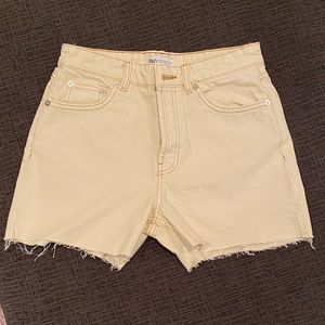 CREAM ZARA SHORTS